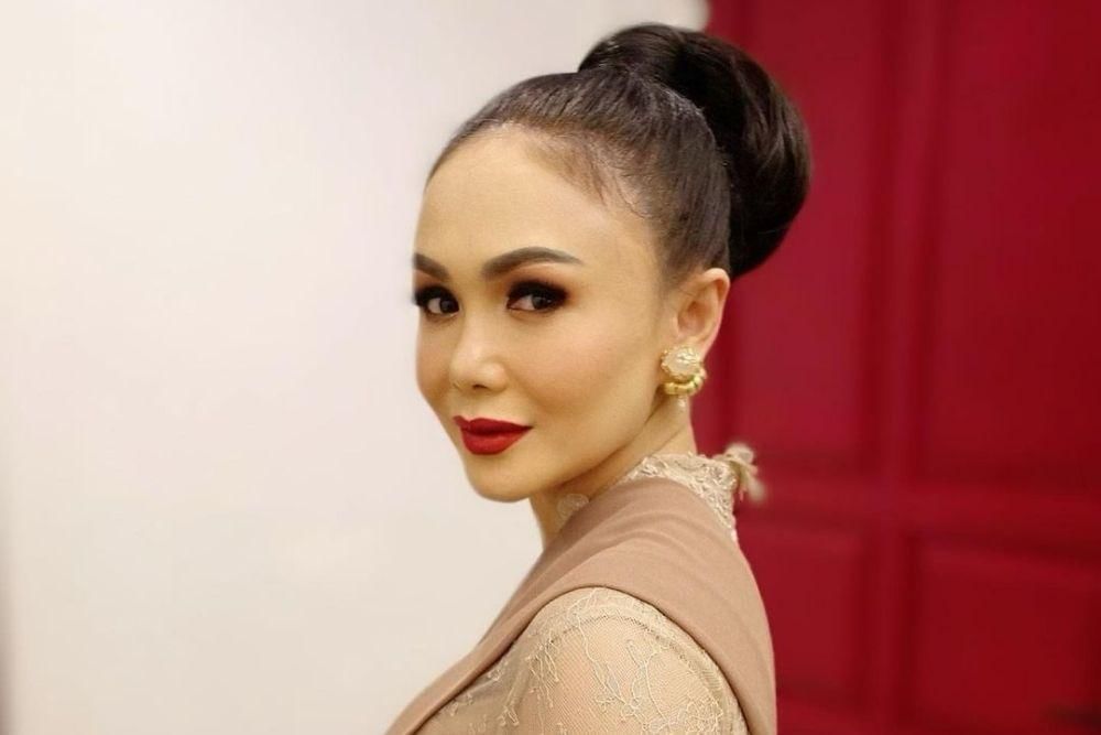 instagram.com/yunishara36