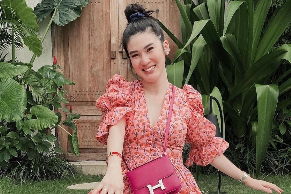 7 Potret Stevie Agnecya, Mantan Istri Samuel Rizal yang Makin Seksi