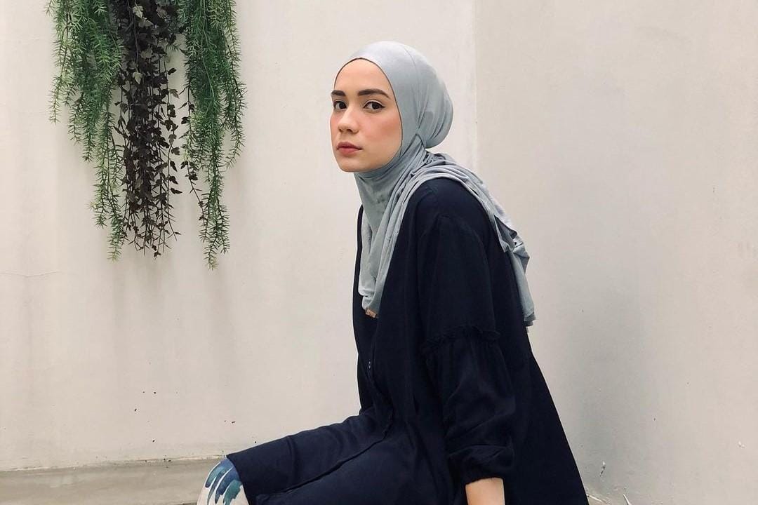 Deretan Gaya Artis Mualaf yang Putuskan Pakai Hijab, Menyejukkan Hati!