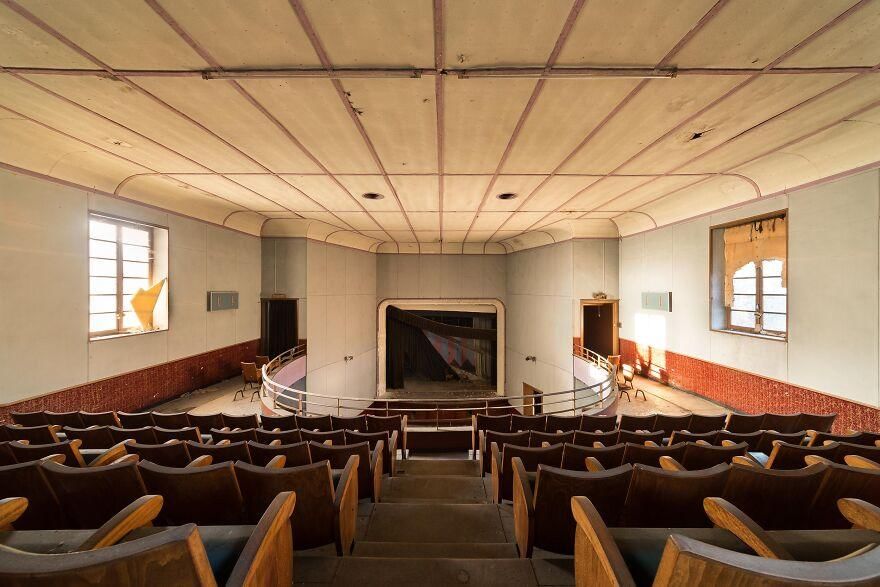 instagram.com/jahzdesignoff/