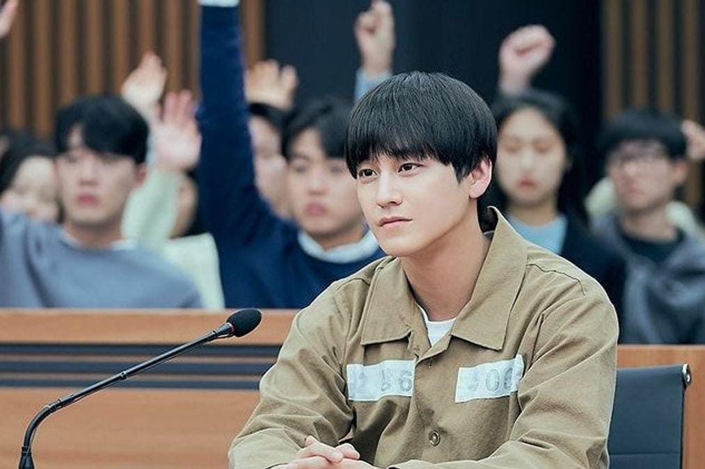 5 Alasan Kamu Nggak Boleh Melewatkan Drama Korea 'Law School'