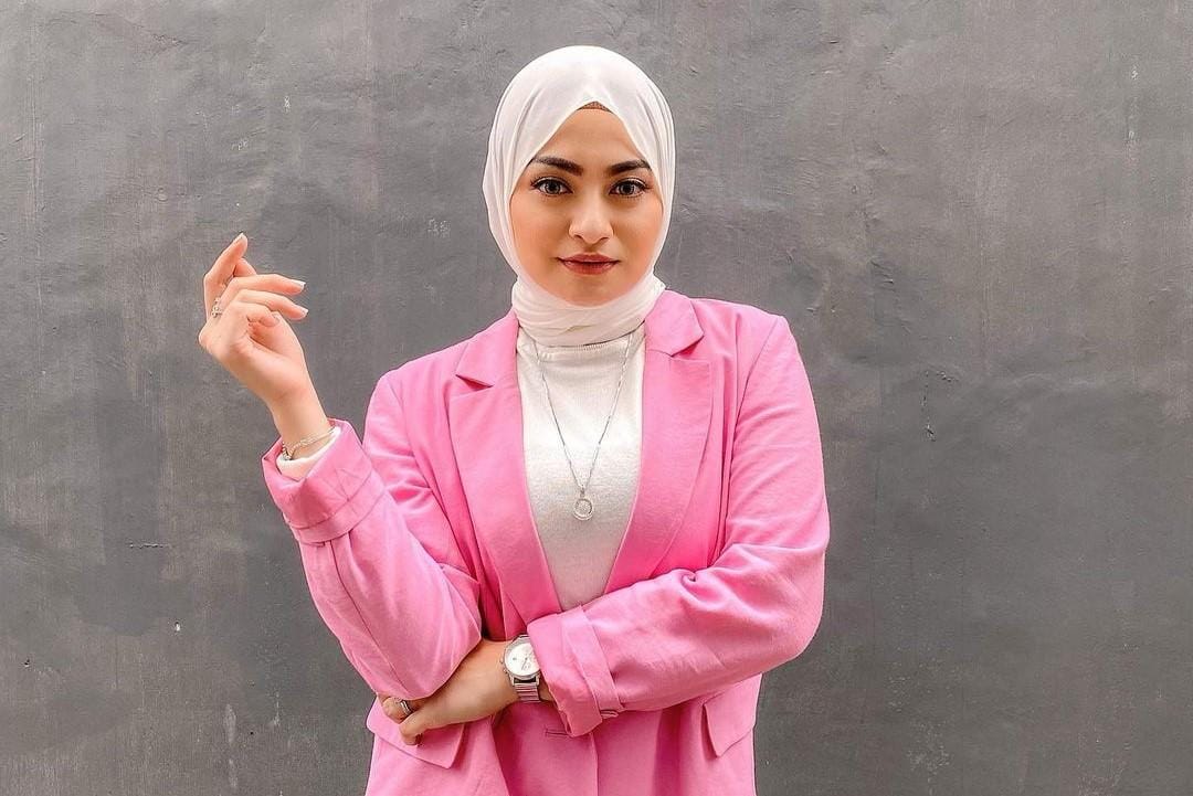 Intip Gaya Hijab Nathalie Holscher Setelah Menikah dengan Sule