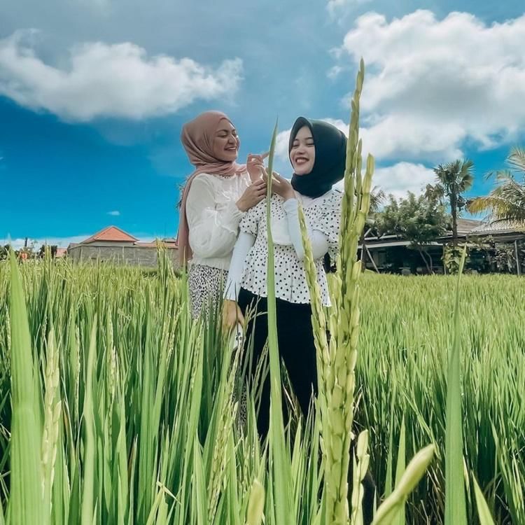 Instagram.com/nathalieholscher