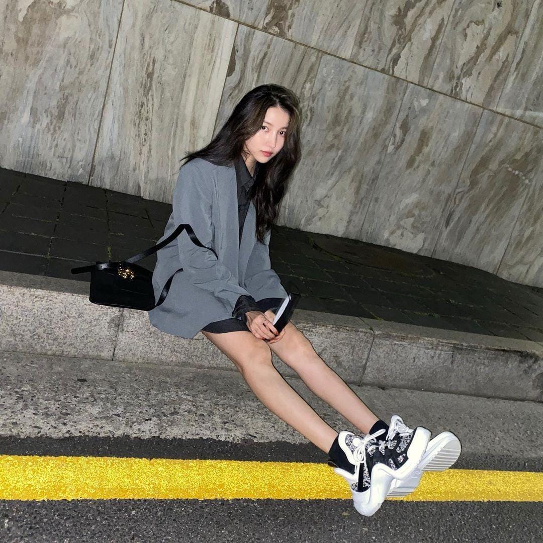 instagram.com/onedayxne