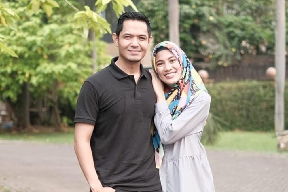 Tampak Serasi, 8 Pasangan Artis Ini Ternyata Beda Usia 11 Tahun