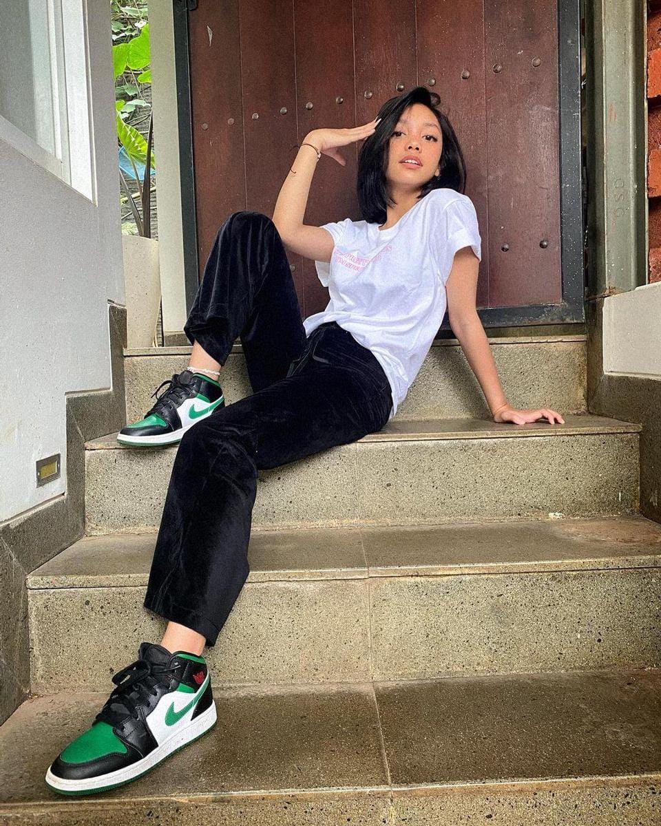 instagram.com/naura.ayu