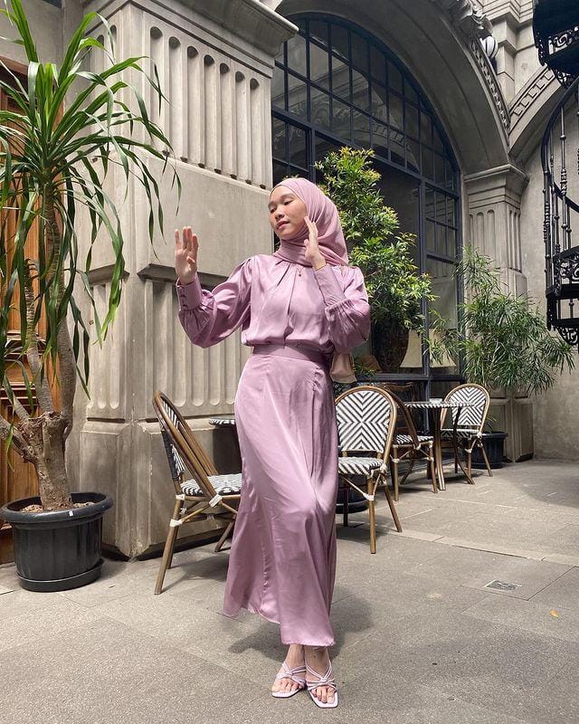 instagram.com/nasariastri