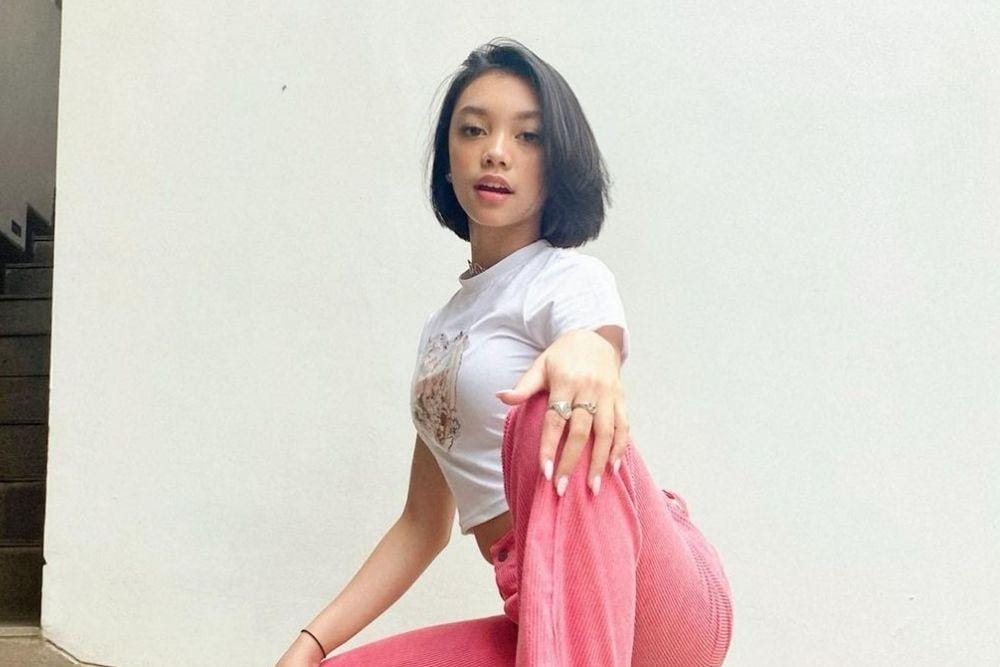 instagram.com/naura.ayu