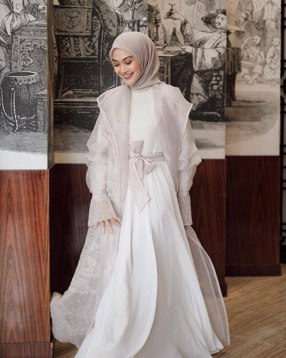 instagram.com/indahnadapuspita