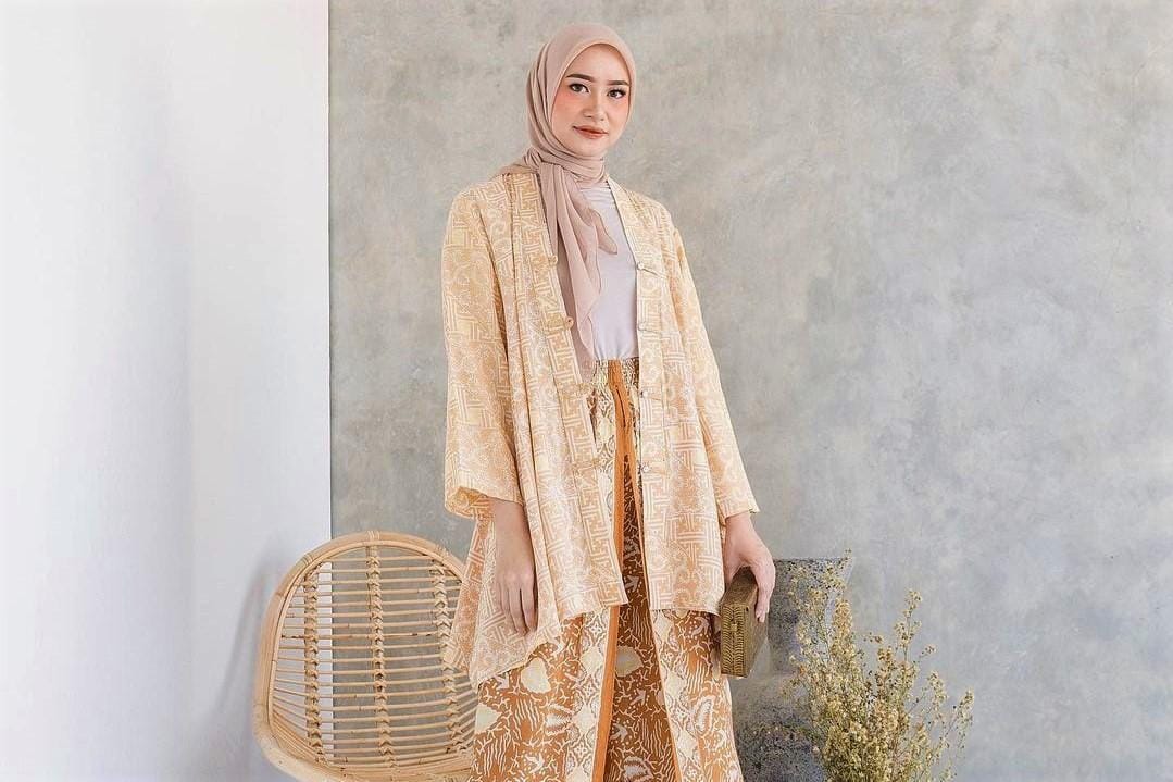 Inspirasi Model Baju Hijab Kekinian untuk Outfit Lebaran