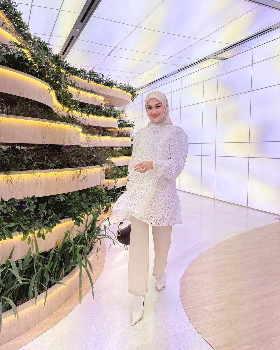 instagram.com/indahnadapuspita