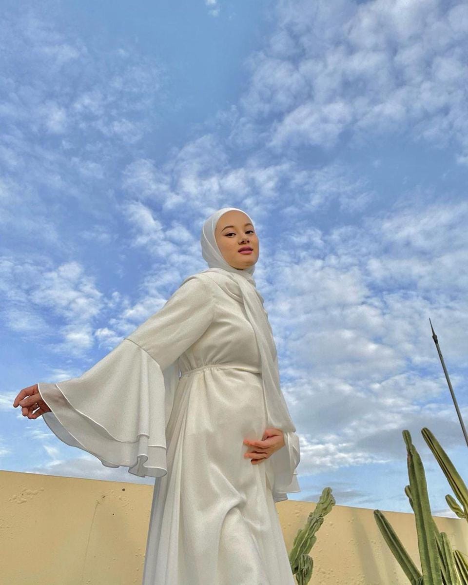 instagram.com/dindahw