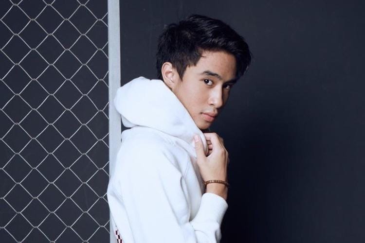 Instagram.com/devdanendra