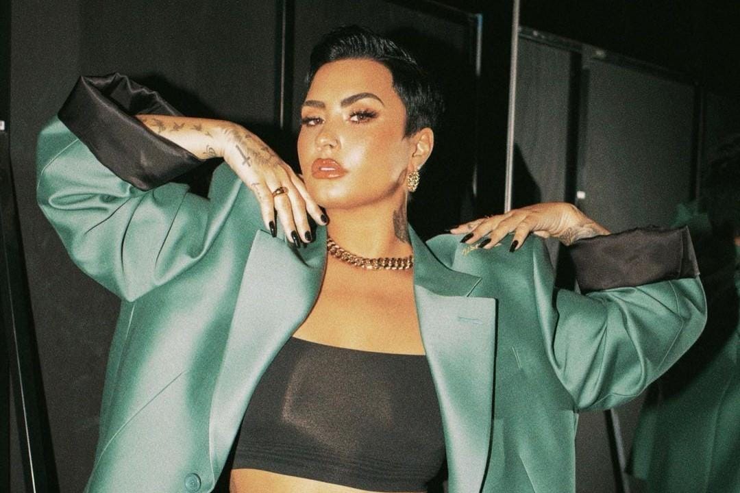 Akui Bukan Laki-laki atau Perempuan, Begini Gaya Terkini Demi Lovato
