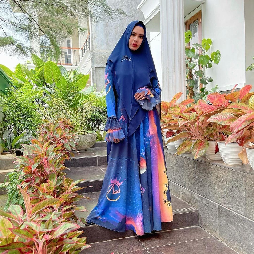 instagram.com/kartikaputriworld