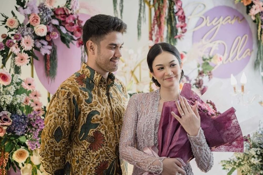 Siap Dipinang, Ini 9 Momen Lamaran Faradilla Yoshi dan Bryan McKenzie