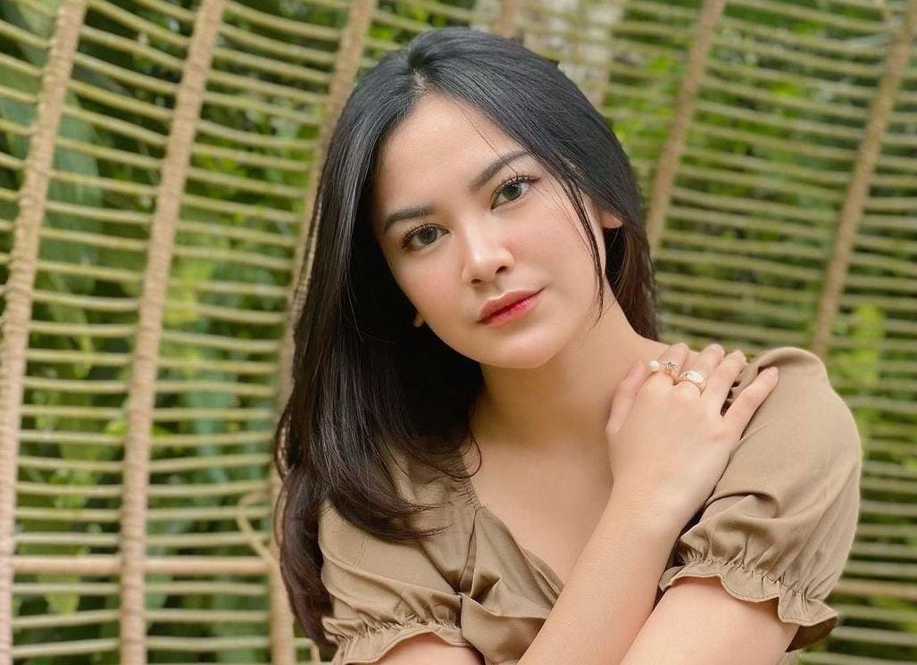 instagram.com/mahaliniraharja