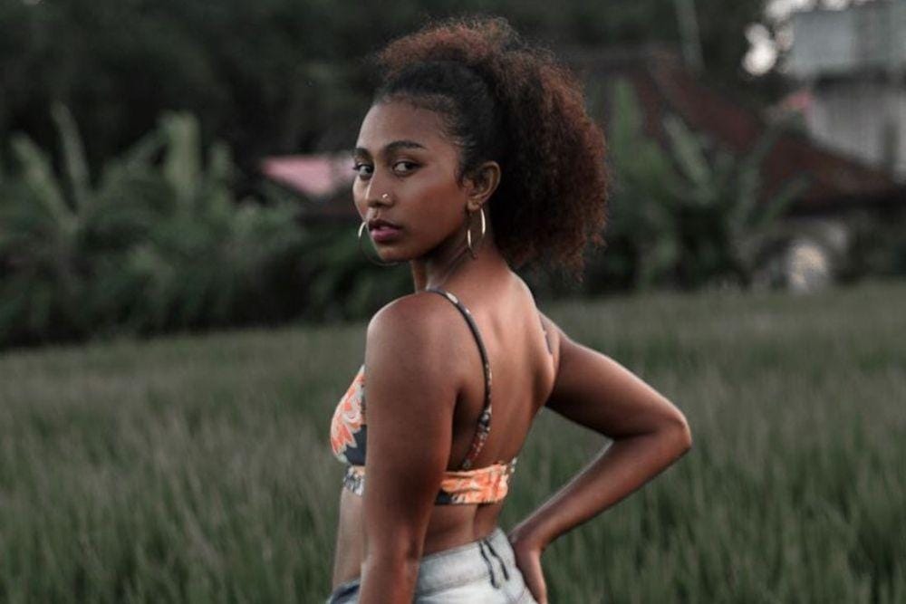 instagram.com/monalisasembor