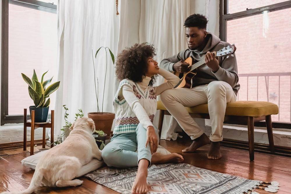 Pexels.com/Andres Aryrton