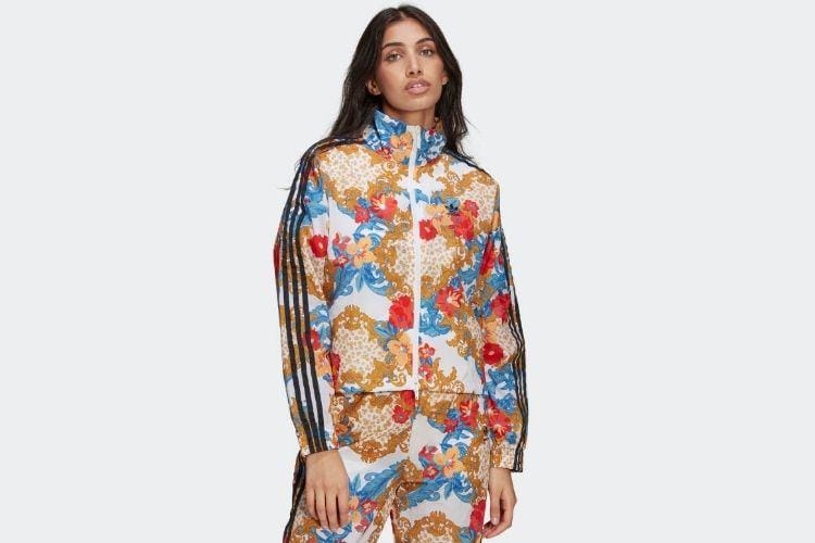#PopbelaOOTD: Kumpulan Track Jacket Keren untuk Cewek Sporty!