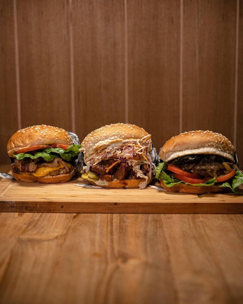 Instagram.com/lawless.burgerbar