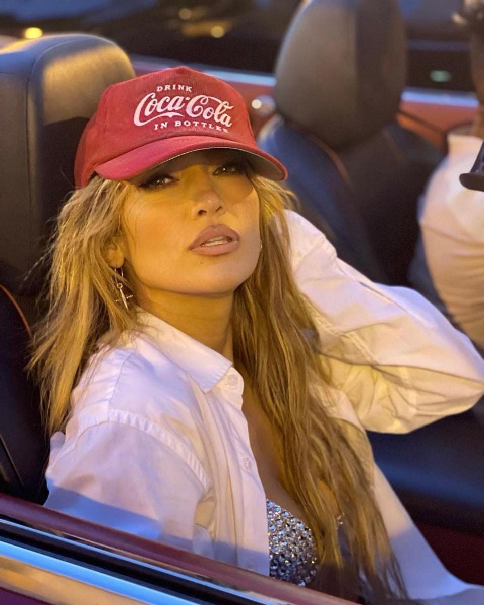 instagram.com/jlo