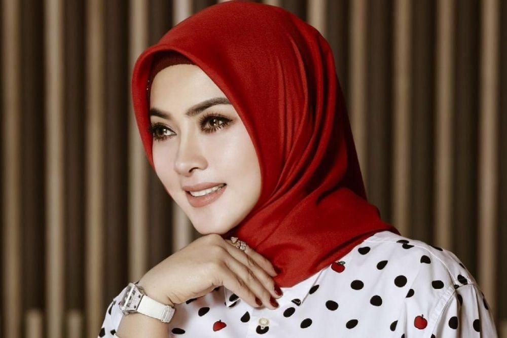 Kini Berhijab, Intip 7 Potret Syahrini yang Makin Cetar