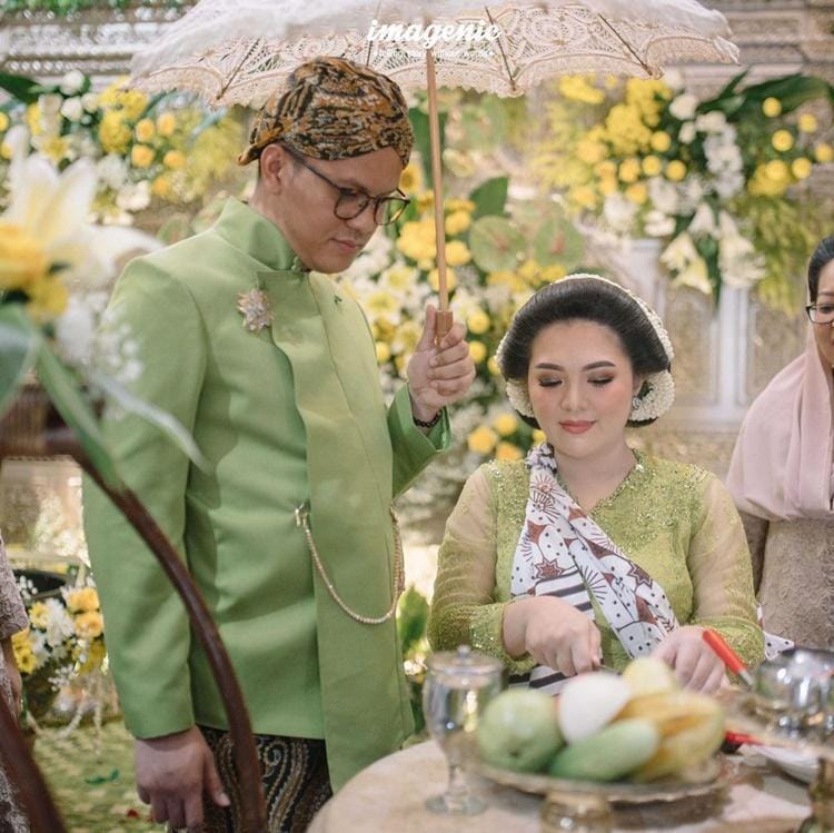 Instagram.com/tiarapangestika