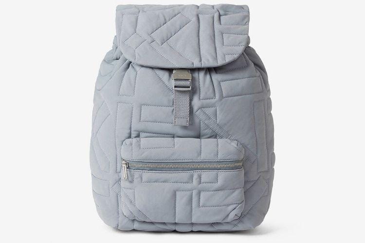#PopbelaOOTD: Tas Ransel Besar yang Siap Menampung Banyak Barang