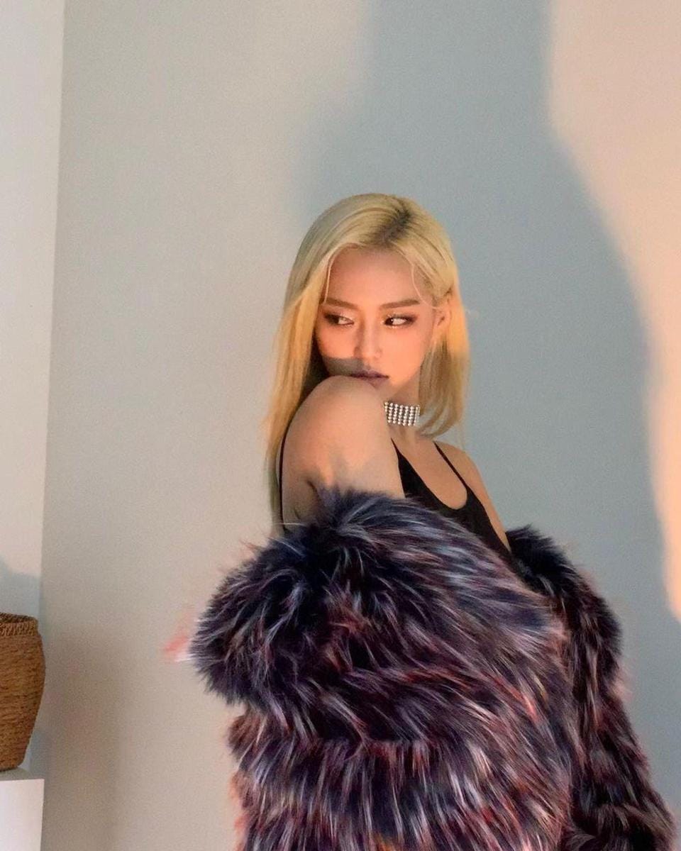 instagram.com/yyyyeeun