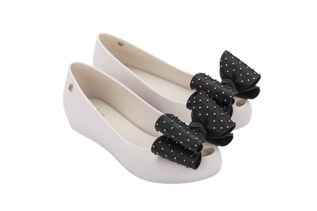 #PopbelaOOTD: Anti Capek, Flat Shoes Ini Juga Buat Gaya Makin Manis