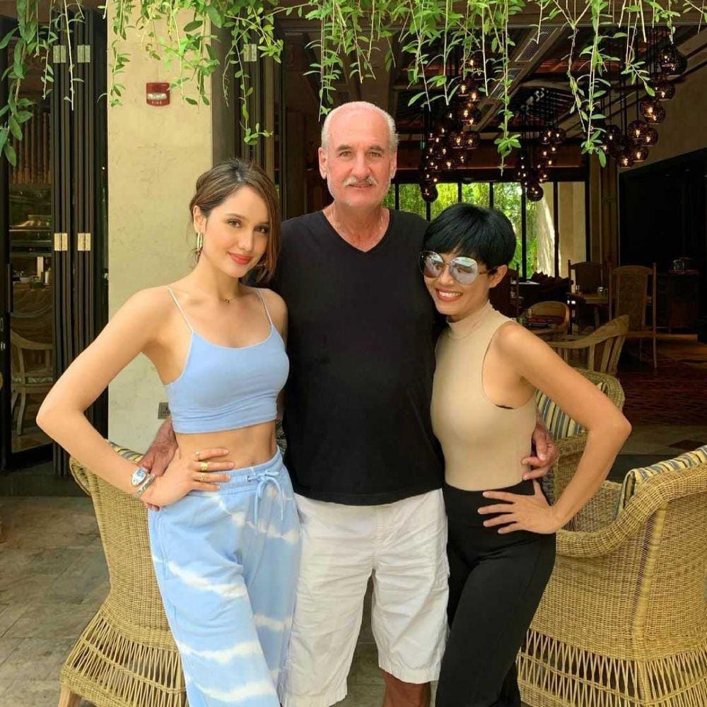 Instagram.com/claurakiehl