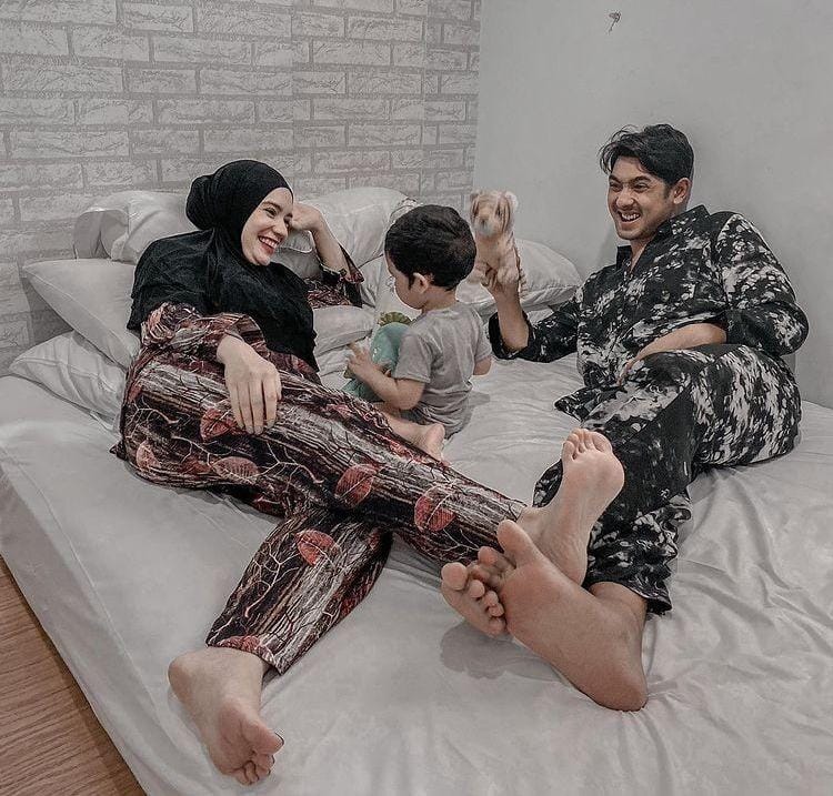 Instagram.com/putriannesaloka