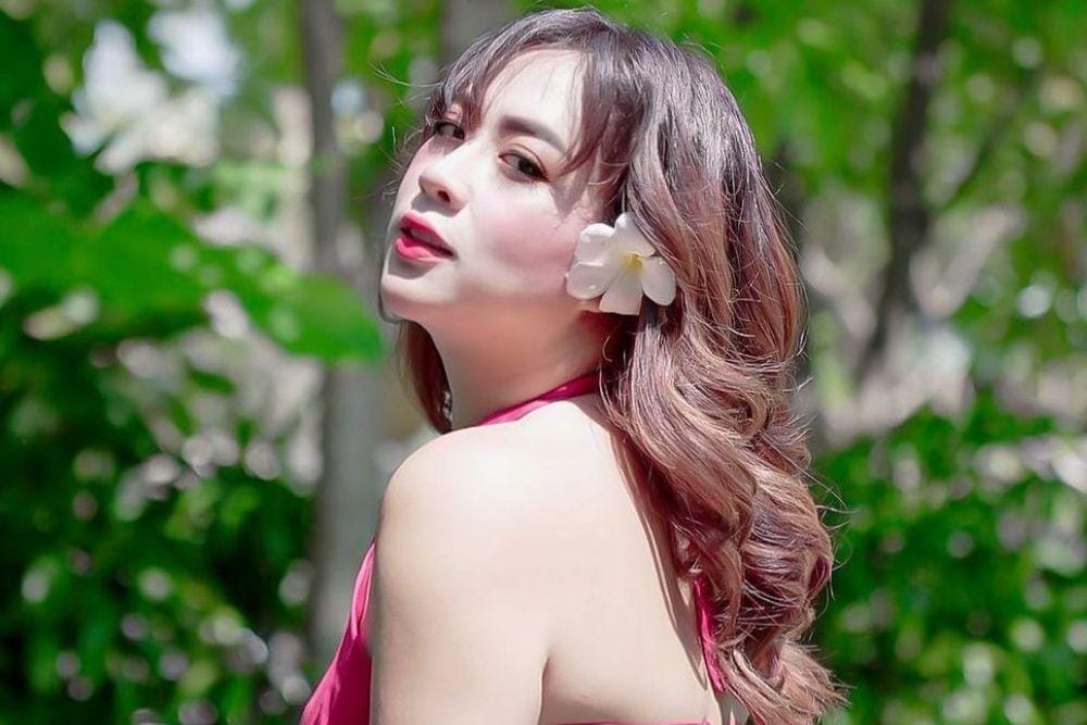 10 Gaya Maharani Kemala, Crazy Rich Bali yang Kece Abis!