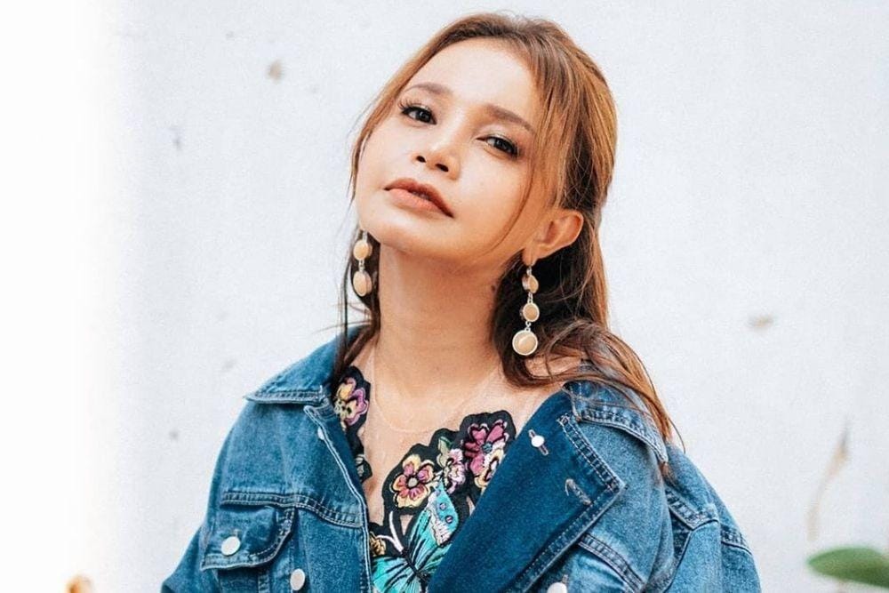 10 Pesona Rossa di Usia 42 Tahun, Tetap Kekinian dan Awet Muda