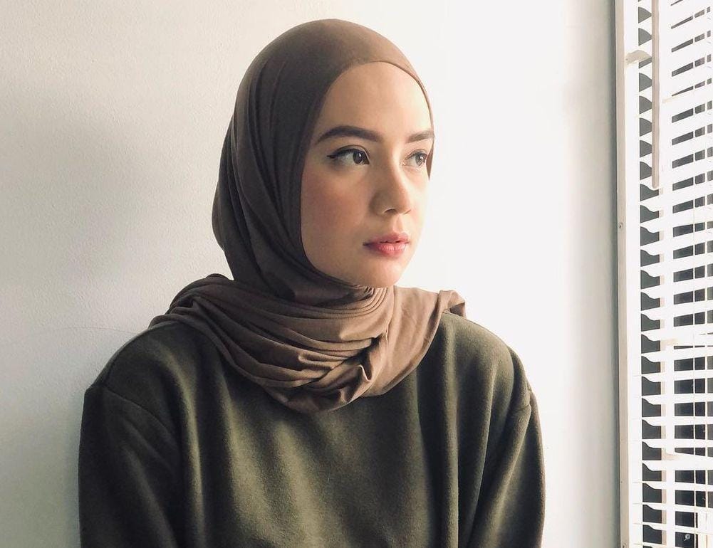 instagram.com/putriannesaloka/