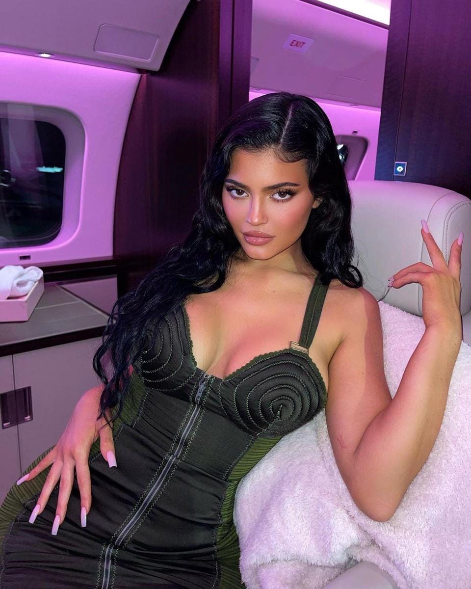 instagram.com/kyliejenner