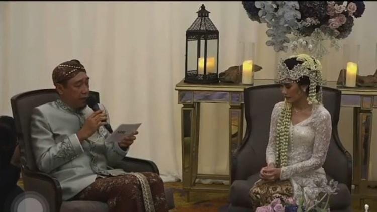 Instagram.com/ayladimitri