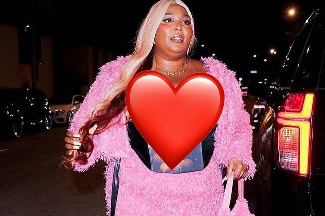 Baju Seksi Lizzo Bikin Semua Orang Mau Lihat ‘Dadanya’, Unik!