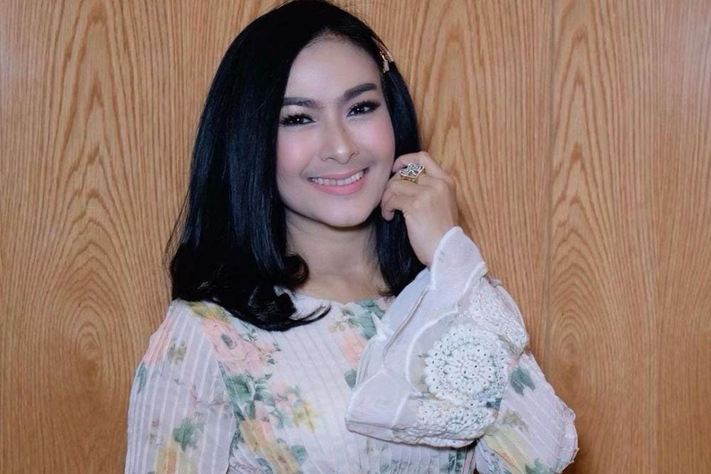 instagram.com/isdadahlia