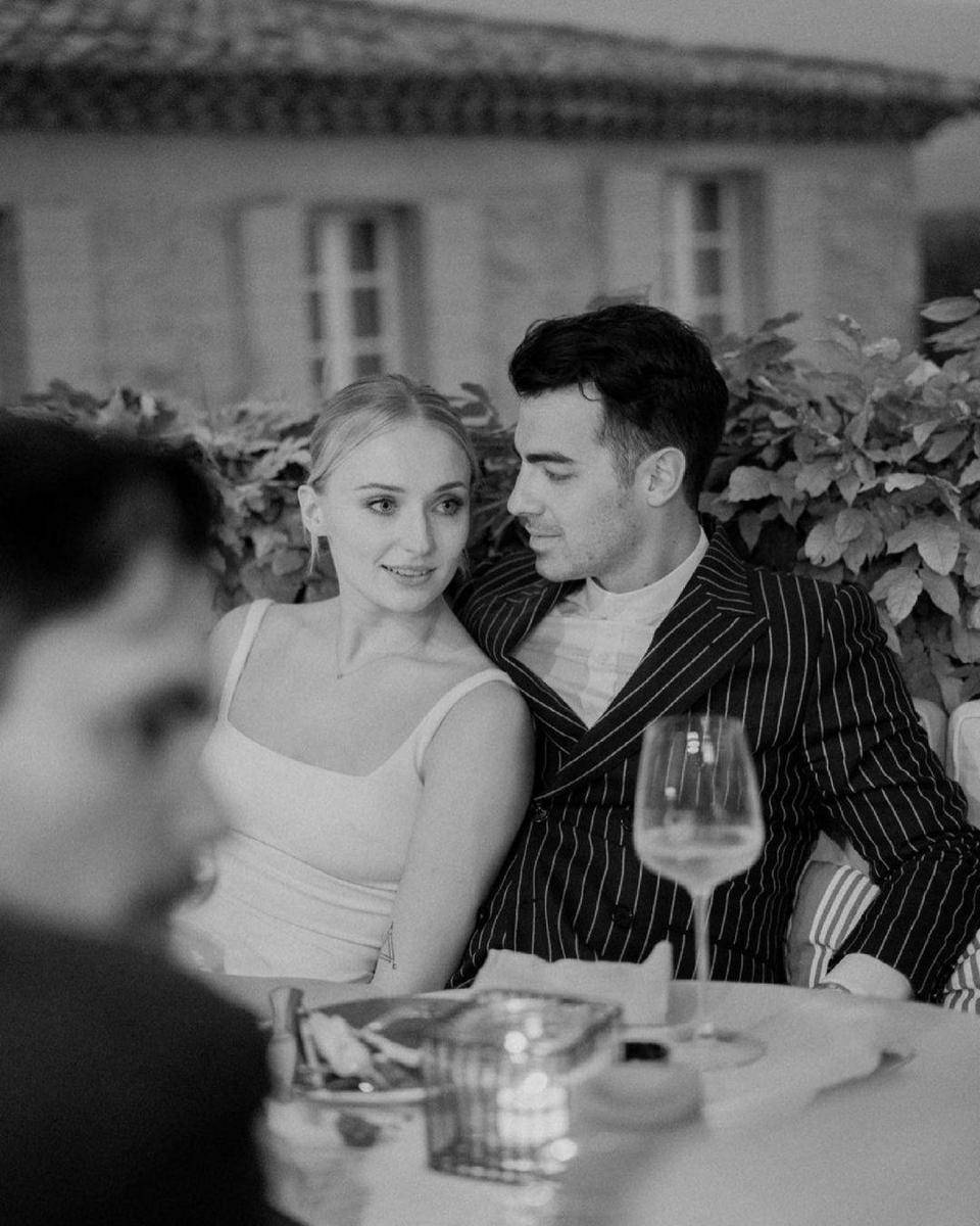 instagram.com/joejonas