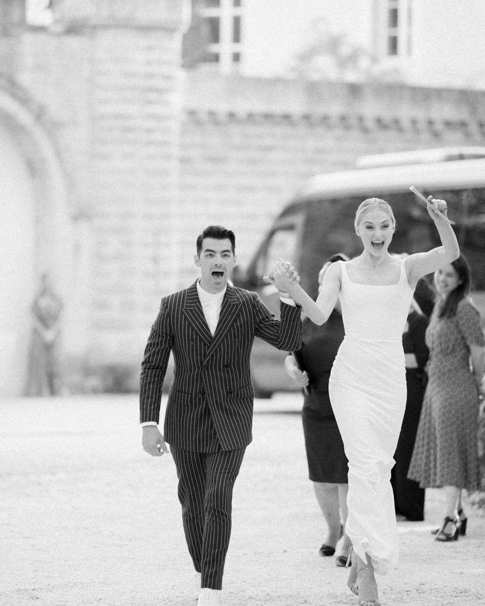 instagram.com/sophiet