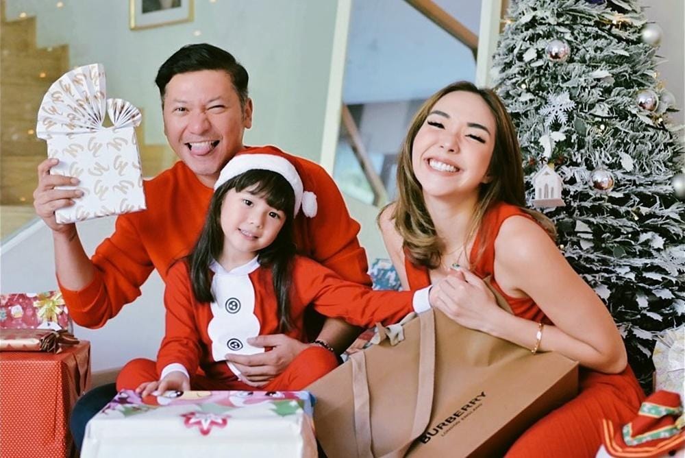 Sedih, 11 Pasangan Artis Ini Putuskan Cerai Saat Anaknya Masih Kecil