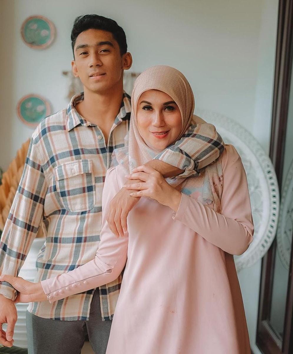 Instagram.com/marinizumarnisreal