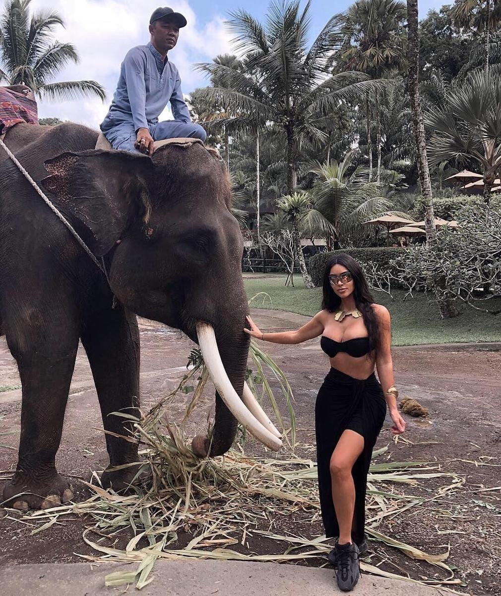 instagram.com/kimkardashian