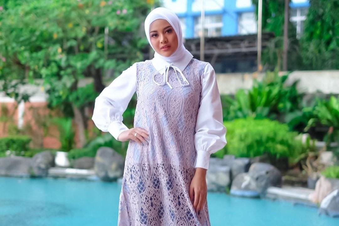 Gaya Hijab Aurel Hermansyah Sebelum Resmi Berusia 23 Tahun