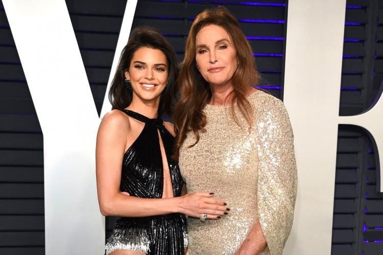 Gaya Kompak Para Seleb Hollywood dengan Ayahnya, Seperti Sahabat!