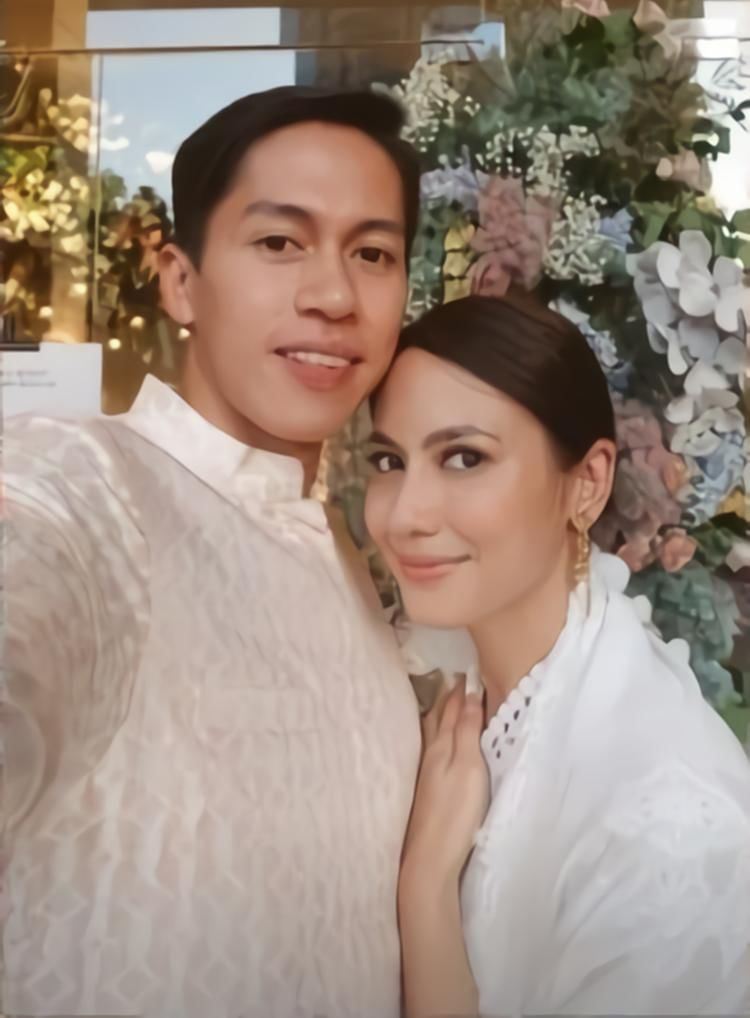 Instagram.com/pevpearce