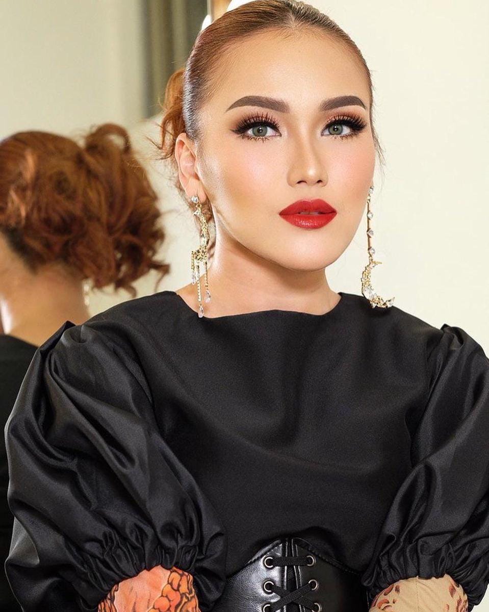 instagram.com/ayutingting92