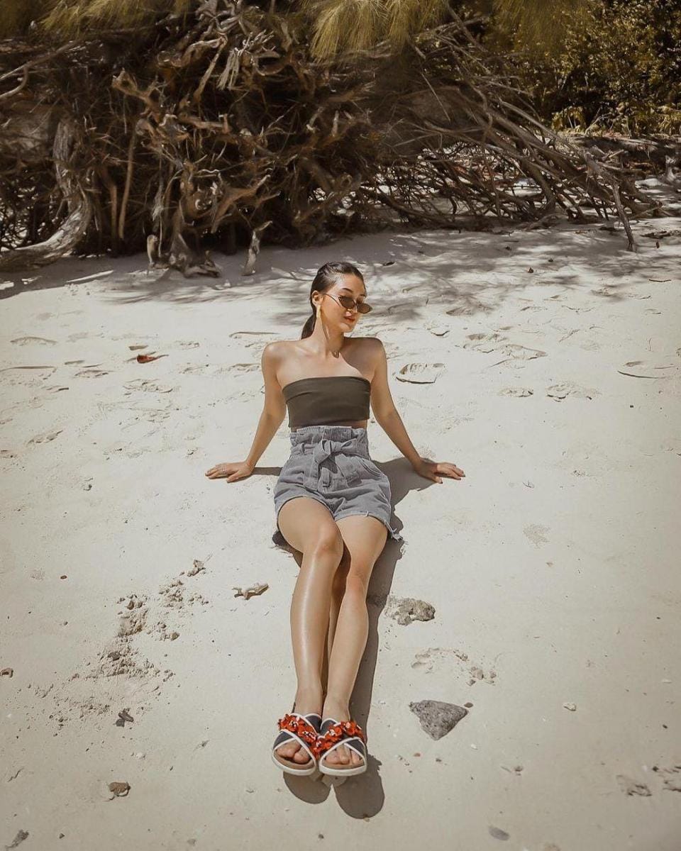 instagram.com/racheltheresia